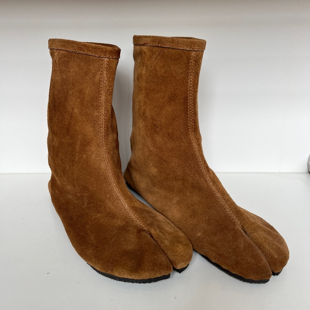 Suede tabi boots